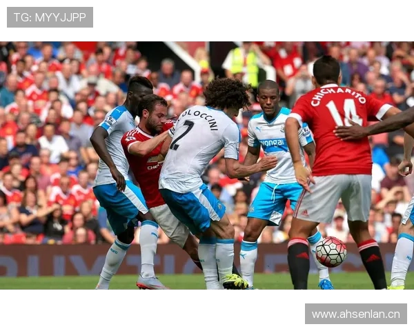 曼联主帅新战术体系引发巨大争议:阵容混乱背后的豪门衰落真相!