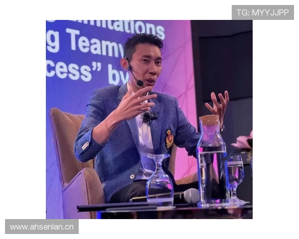 李宗伟赛场上严肃脸，生活中竟然这么会搞怪？